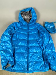 Uniqlo Ultra Feather Weight Down Jacket Winter Coat Size Medium