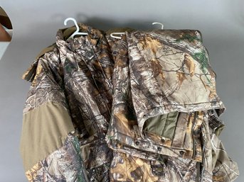 Nice Set Of Cabela's RealTree Xtra Insulated Hunting Coat And Pants