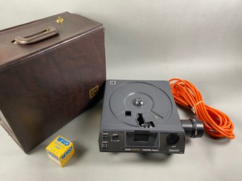 Vintage Kodak Metalist AF Carousel Projector In Carrying Case With Remote & Extension Cord