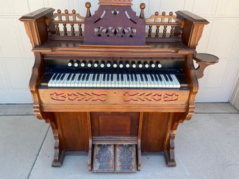 Incredible Antique Organ From The Chicago Cottage Organ Company