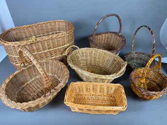 Large Lot Of Baskets In A Variety Of Sizes And Styles