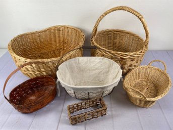 Fun Lot Of Versatile Baskets In A Variety Of Sizes And Styles