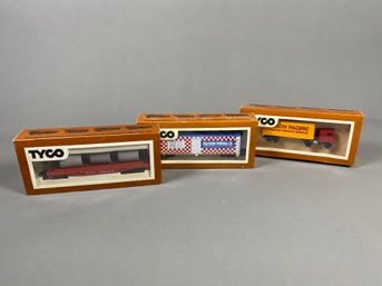 Tyco HO Scale Train Cars And Semi Truck And Trailer, Ralston Purina, Great Northern, And Union Pacific