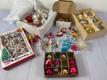 Nice Lot Of Vintage Christmas Ornaments Including Mercury Glass And Wooden Ornaments