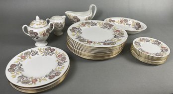 Wonderful Set Of Wedgwood China Porcelain In The Lichfield Pattern Including Dinner & Salad Plates & More