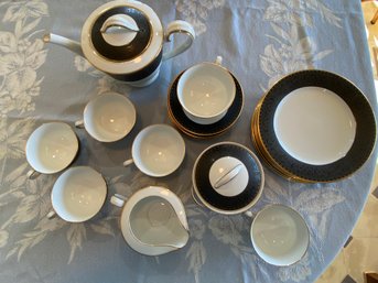 Stunning Noritake China Tea Set In The Benedicta Pattern