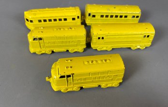 Set Of 5, Vintage Midgetoy Train Engines And Passenger Cars, Toys