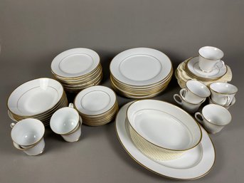 56 Pieces Of Contemporary Noritake In The Heritage Pattern, Gold Verge And Trim