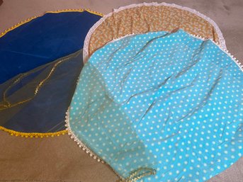 Fun Retro, Mid Century MCM Tablecloths In A Variety Of Materials With Pom-Pom Tassels