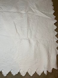 Queen Size White Quilt With Scalloped Edge