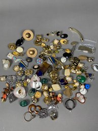 Very Large Lot Of Earrings And Pins Including Clip-on And Post Style