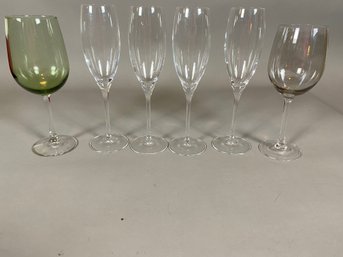 Fun Set Of Stemware, Including 4 Elegant Champagne Flutes And 2 Large Wine Glasses