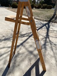 Wooden, 5-foot Step Ladder With Paint Or Tool Tray