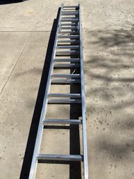 Werner 20' Aluminum Extension Ladder Type 2 Medium Duty Model D1220-2 Load Capacity 225