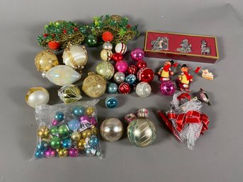 Lot Of Vintage Christmas Ornaments Including Feather Tree, Mercury Glass, Wire Wrap & A Corsage