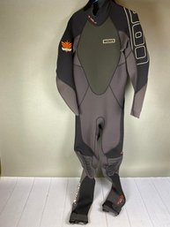 Nice Men's Ion Element Wetsuit, Steamer 3.2 Model With Contour Cut, Size Medium
