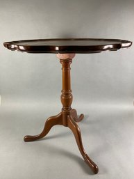 Beautiful Vintage Pie Crust End, Side Or Lamp Table