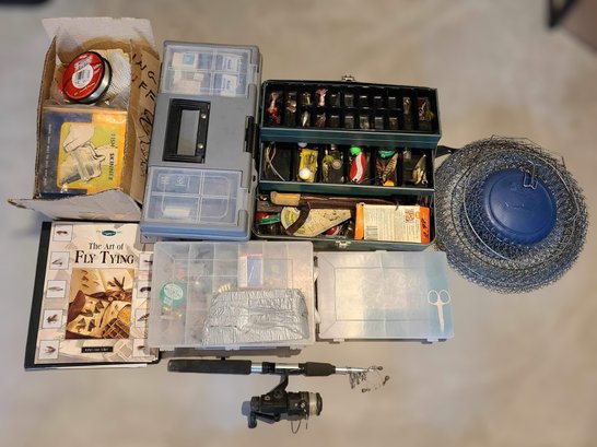 Great Assortment Of Vintage Fishing Gear