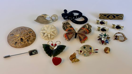 Magnificent Collection Of Pins And Broaches