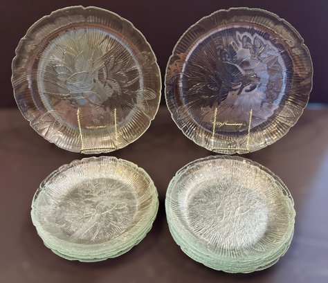 Gorgeous Set Of Glass Embossed Arcoroc Canterbury Plates W/ 2 Large Plates And Several Small Plates
