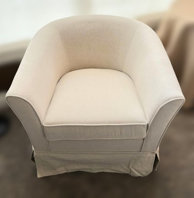 Elegant Ivory Cloth Accent Chair