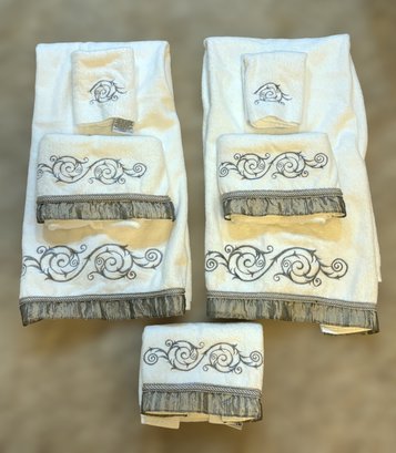 Elegant Embroidered  Bath Towel Set