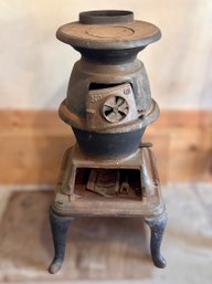 Vintage Umco No. 28 Pot Belly Stove