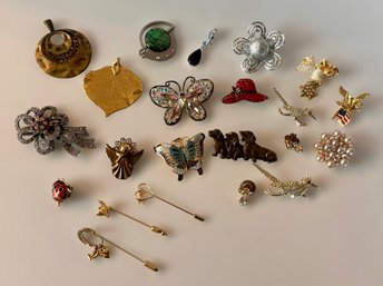 Great Collections Of Pendents, Brooches, And Pins