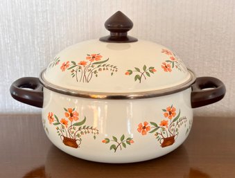 Vintage Floral Country Side Collection 3 QT Pot