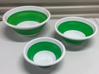 Collapsible Mixing Bowls By Pampered Chef - Lot Of 3