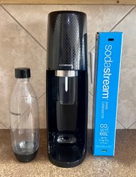 Soda Stream Sparkling Water Maker W/ NIB Spare Carbonator