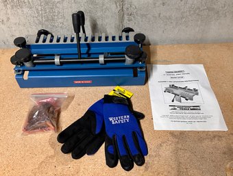 Central Machinery Dovetail Fixture W/ Western Safety Gloves