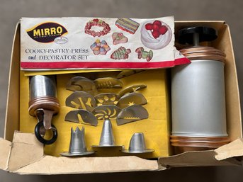 Vintage Mirro Cooky-Pastry Press And Decorator Set