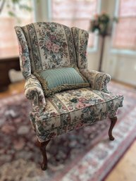 Exquisite Floral Broyhill Pattern Rolled Arm Accent Chair