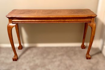 Beautiful Wood Entry Table W/ Decorative Accents