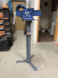 Central Forge 5in Vise Clamp W/ Stand