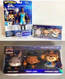 Amazing Space Jam Lebron James Figurine W/ 2 Bugs Bunny, Lebron James, & Tasmanian Devil Bag Clips - Lot Of 3