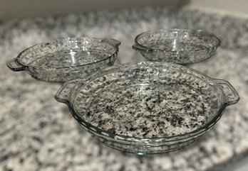 3 Beautiful Pyrex Baking Dishes 9.5inches