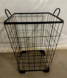 Black Metal Wired Laundry Basket