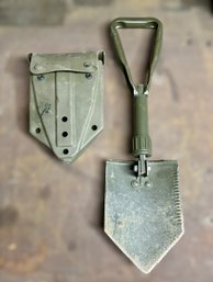 Military Green Bund Tri-fold Shovel W/ Case