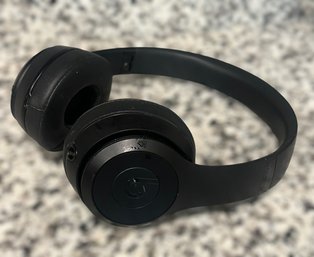 Black Apple Beats Solo Headphones