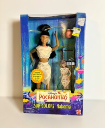 Lovely 1995 Disney Pocahontas Sun Colors Nakoma W/ Color Changing Clothes, A Cooking Pit, Kettle, & Blanket