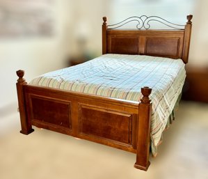 Gorgeous Vaughan Furniture Queen Size Wooden Bed Frame W/ Mattress And Bedding