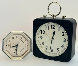 Set Of Analog Clocks Featuring Bulova Quartz. Lot Of 2