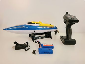 Tempo Powerful 2.4G Wireless RC Blue And Yellow Boat UDI002