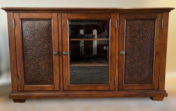 Exquisite Traditional Solid Wood Entertainment Console