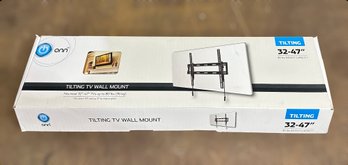 One Tilting Wall Mount For 32'-47 Tvs Up To 80lbs