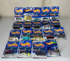 12 Of 12 Amazing Collection Of Hot Wheels - Lot Of 19