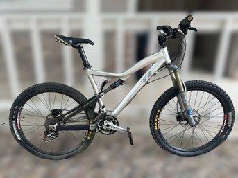 Yeti Large 575 Full Deore XT Build