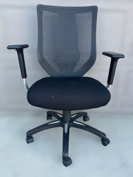 Ergonomic Swivel Office Chair With Adjustable Comfort Settings